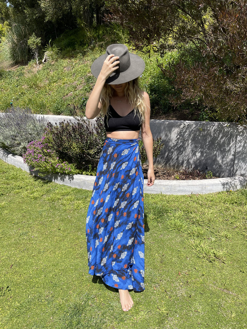 WRAP SKIRTS IN PRINTS
