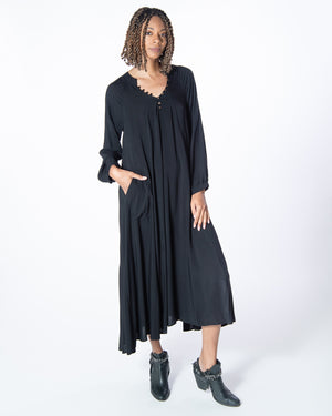 NOMAD DRESS IN BLACK